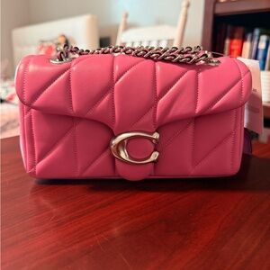 NWT Coach Quilted Tabby 20 in LH/Fuchsia